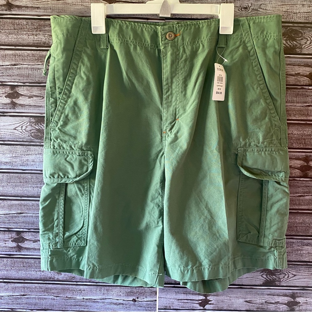 NWT LL Bean Men's Natural Fit Cargo Shorts‎ Size 38W